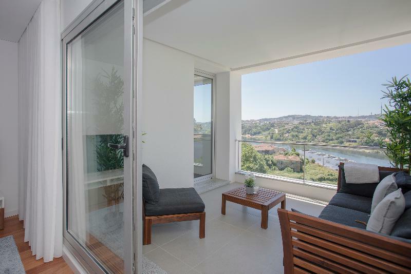 Luxury River View Apartamento *